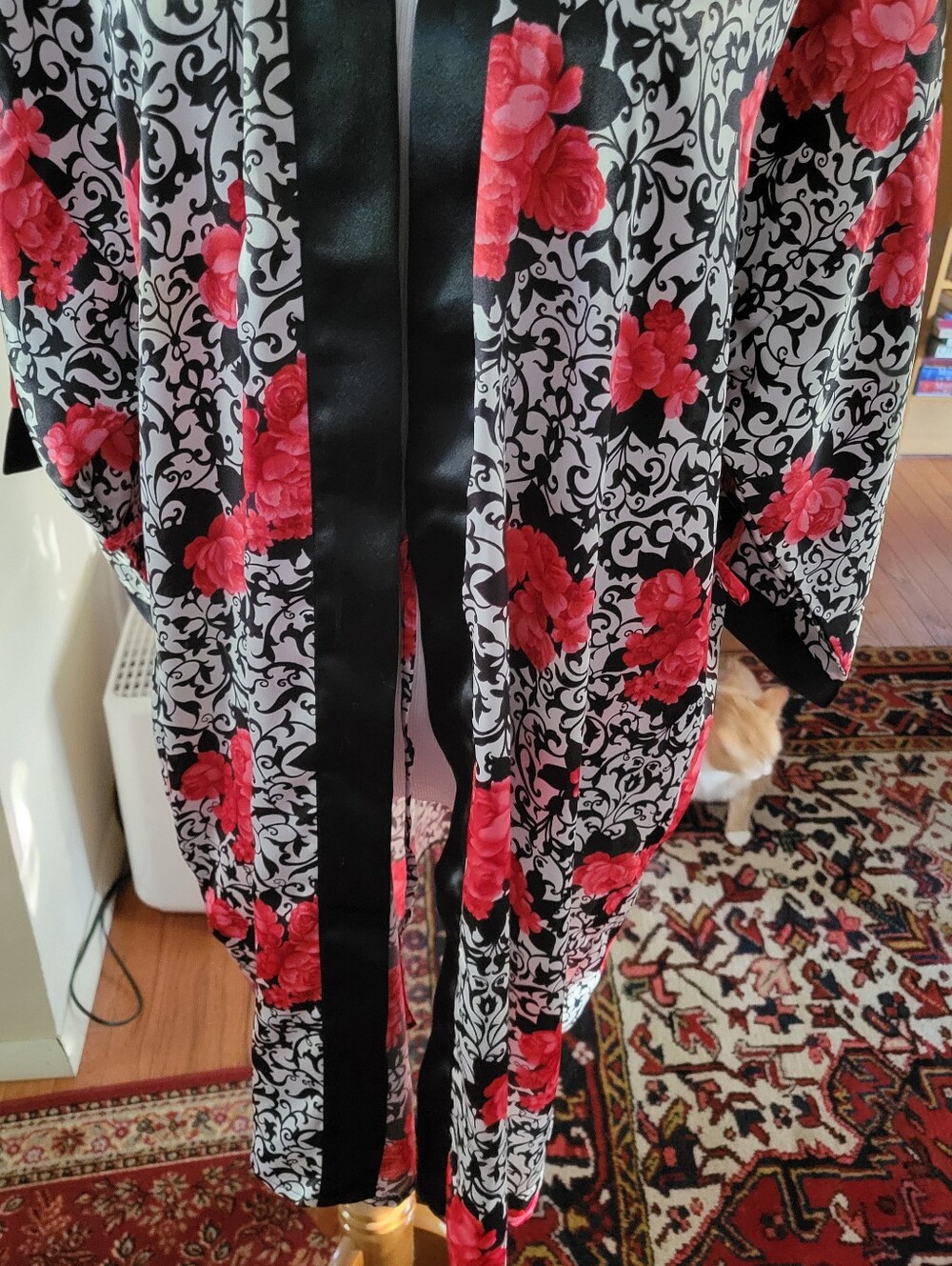 Vintage Made In Hong Kong Patterned Robe - Picture 6 of 7